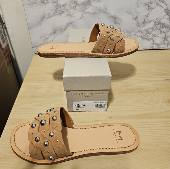 Marc Fisher Paxton Stud Slide Size 8M - Picture 2 of 3